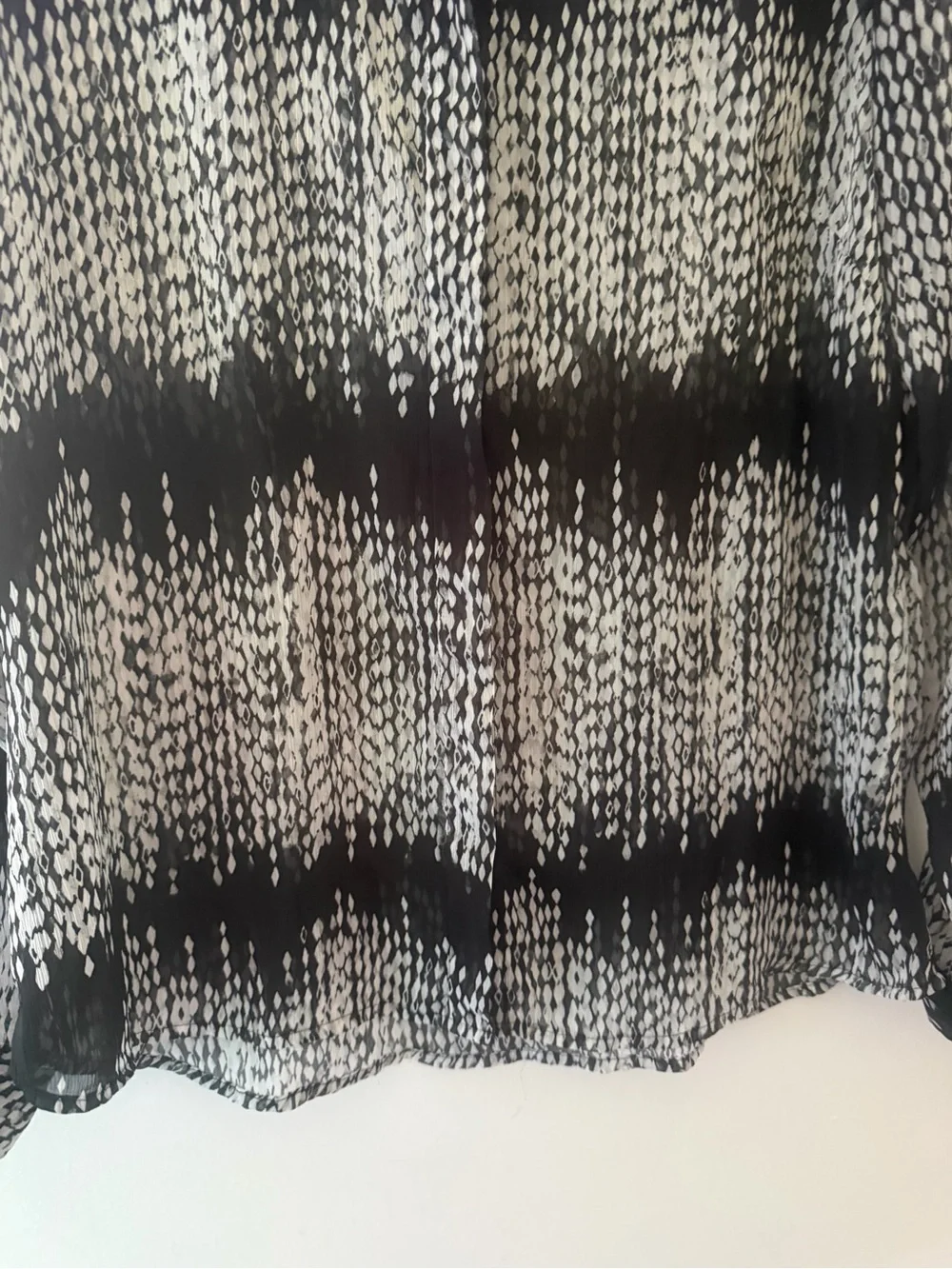 Banana Republic Black and White Patterned Lightweight Sheer Blouse size Large